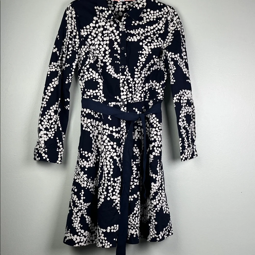 Boden Navy Button-Up Shirt with White Dot Vine Pattern - Picture 2 of 14